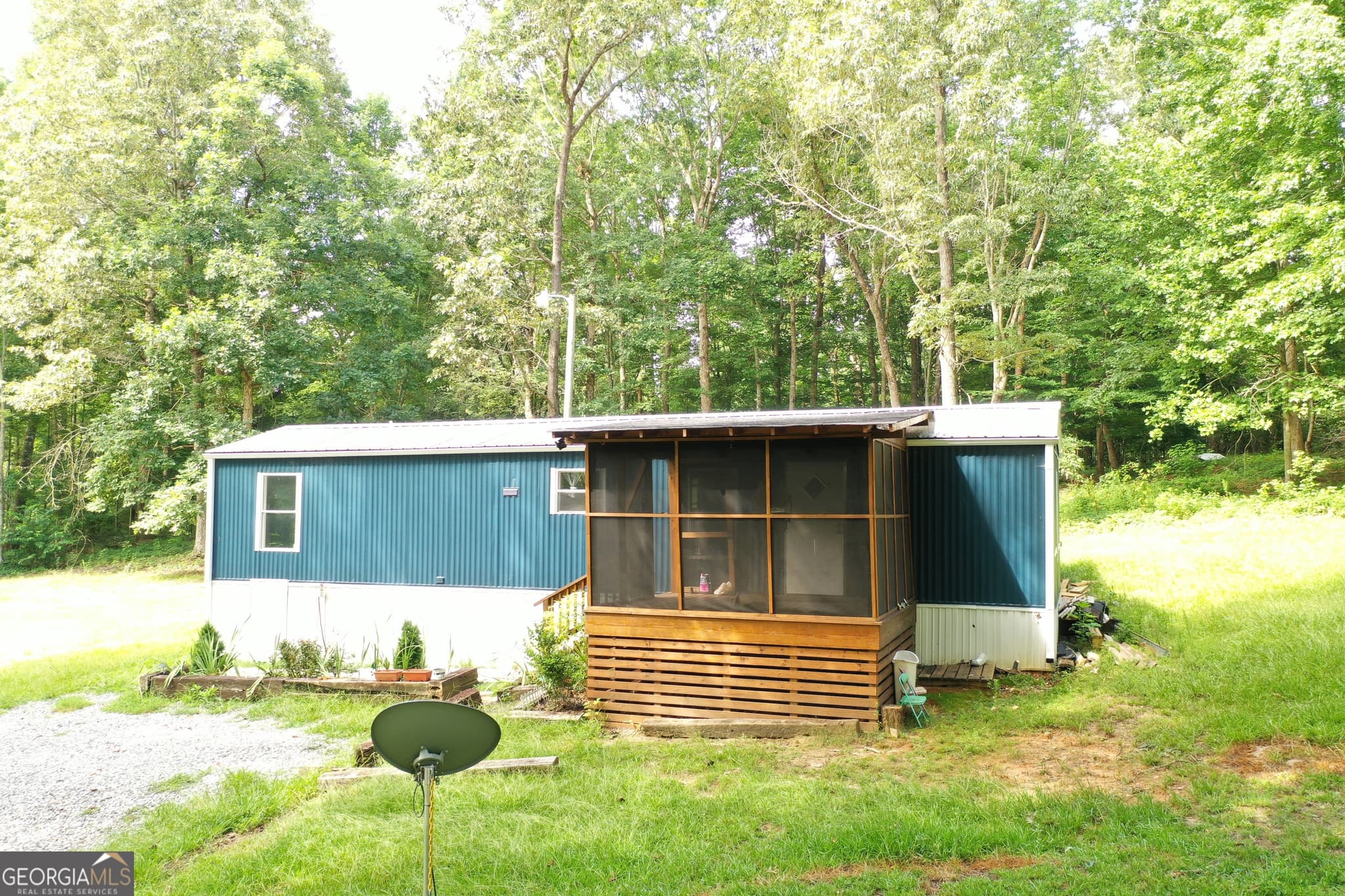 2 bedroom, 1 bathroom, 672 sq ft manufactured home,single family residence for sale at 242 Sunrise Cove, Clarkesville, GA 30523