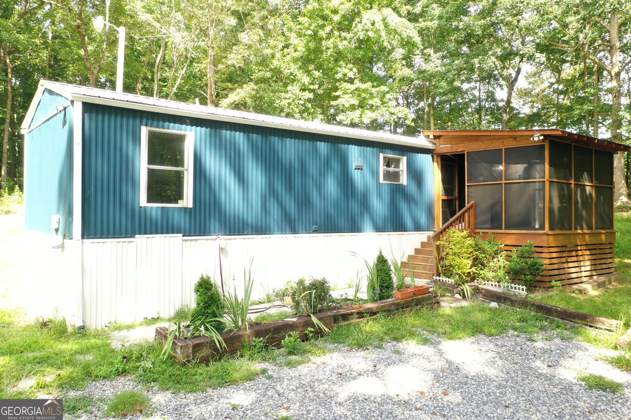 2 bedroom, 1 bathroom, 672 sq ft manufactured home,single family residence for sale at 242 Sunrise Cove, Clarkesville, GA 30523 — photo 10