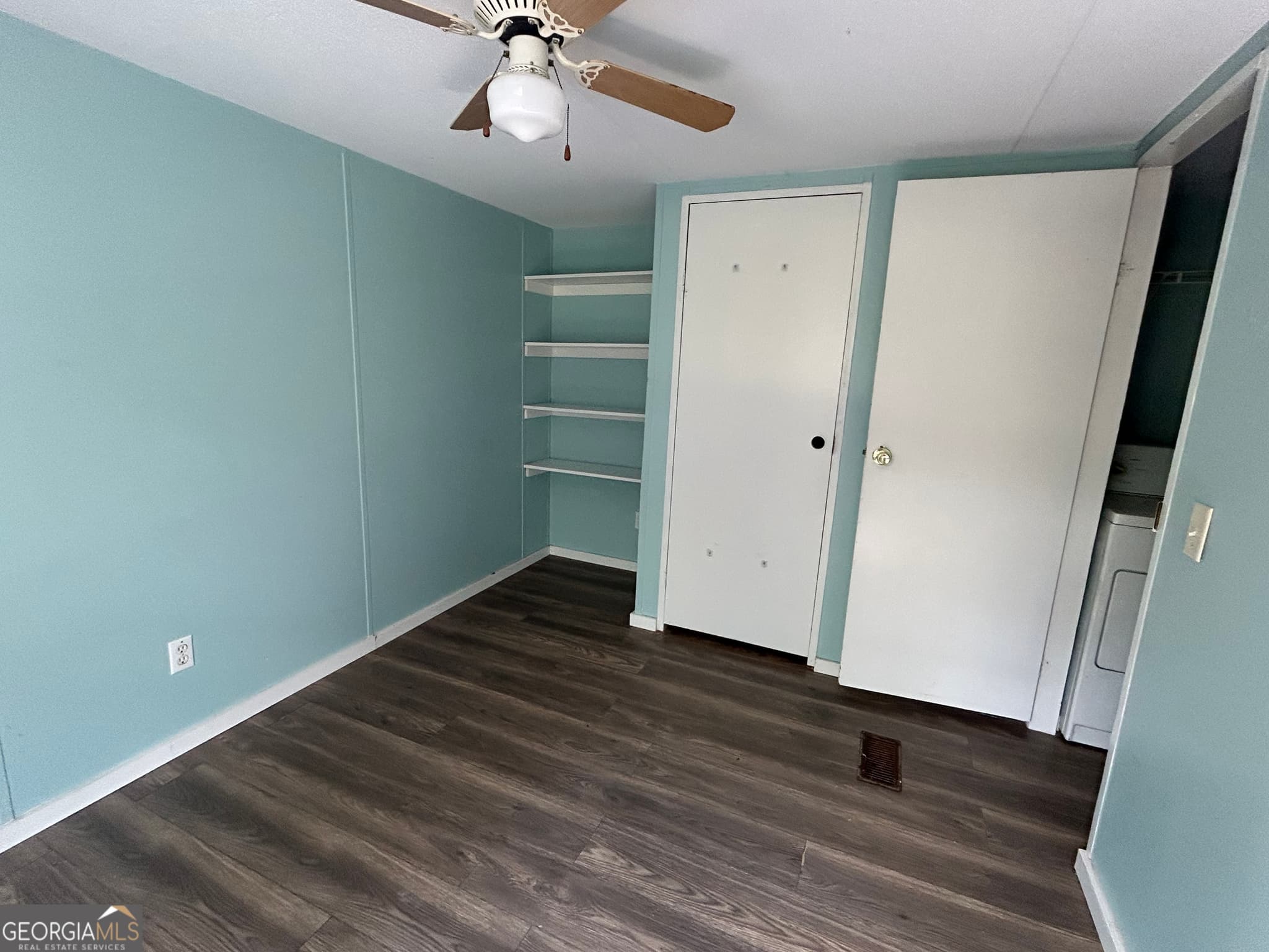 2 bedroom, 1 bathroom, 672 sq ft manufactured home,single family residence for sale at 242 Sunrise Cove, Clarkesville, GA 30523 — photo 8
