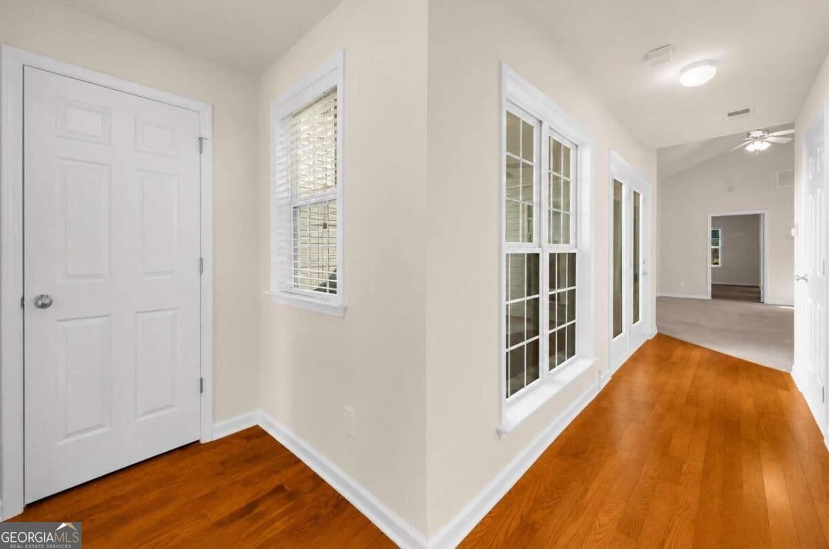 2 bedroom, 2 bathroom, 1,369 sq ft single family residence for sale at 2560 Cottage View Way, Cumming, GA 30040 — photo 3
