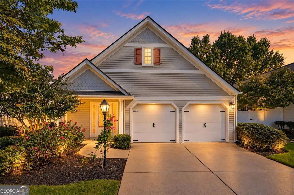 2 bedroom, 2 bathroom, 1,369 sq ft single family residence for sale at 2560 Cottage View Way, Cumming, GA 30040 — photo 1 of 35