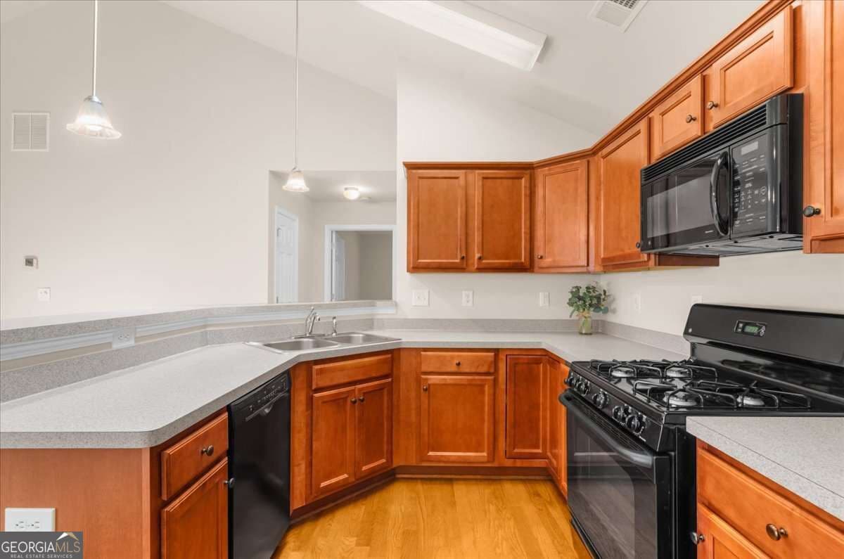 2 bedroom, 2 bathroom, 1,369 sq ft single family residence for sale at 2560 Cottage View Way, Cumming, GA 30040 — photo 10
