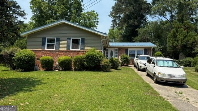 3 bedroom, 2 bathroom, 1,427 sq ft single family residence sold at 114 Hickory Drive, Milledgeville, GA 31061