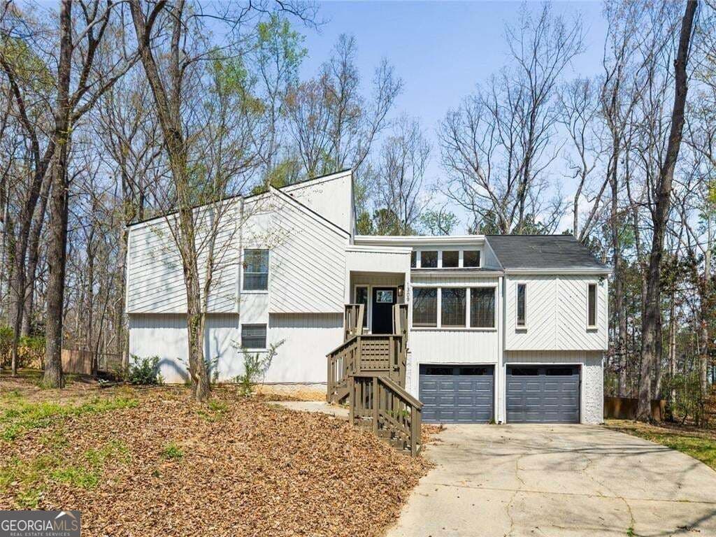 4 bedroom, 3 bathroom, 2,334 sq ft single family residence for sale at 1309 Laurel Cliff Drive, Smyrna, GA 30082 — photo 3