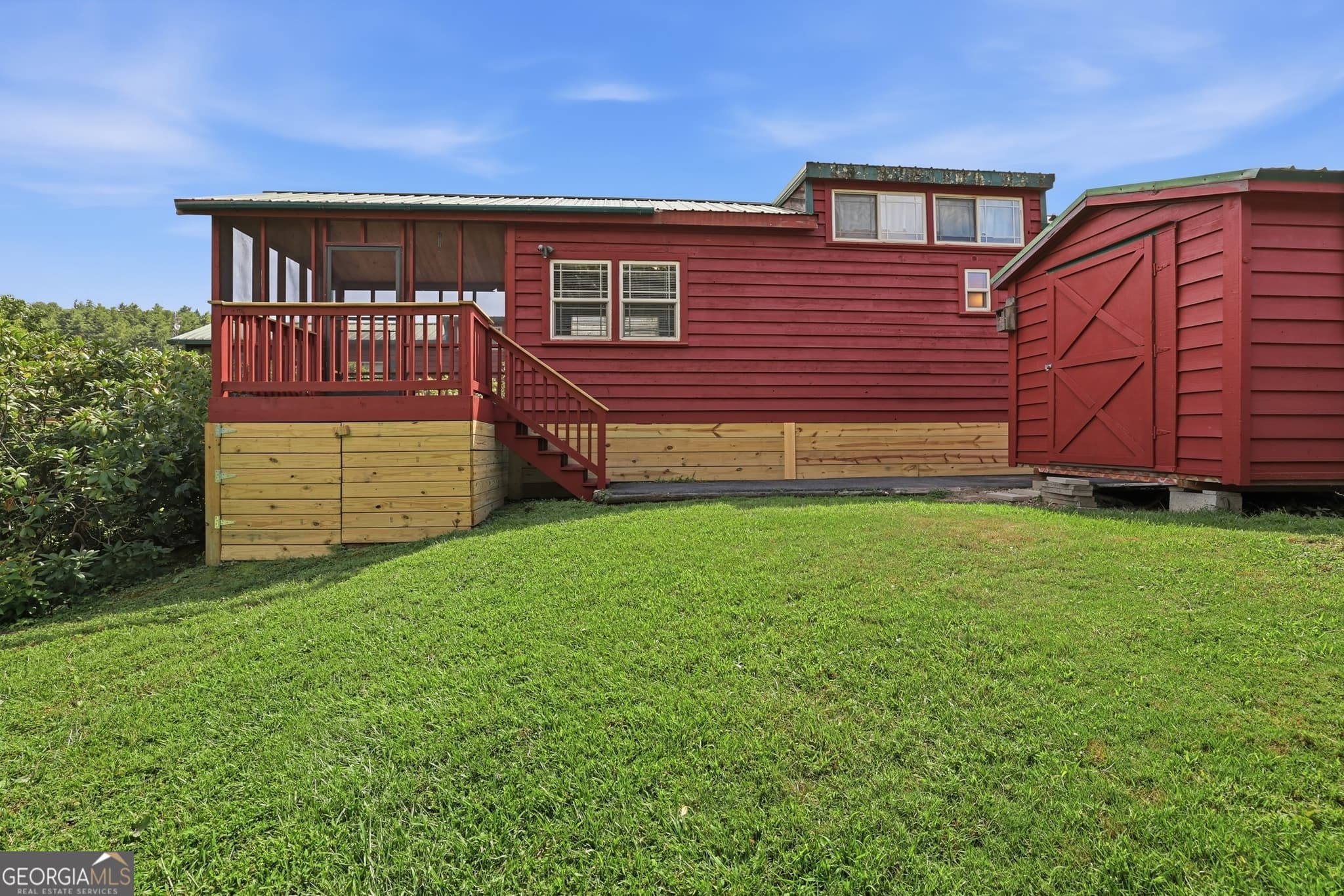 1 bedroom, 1 bathroom, 560 sq ft cabin,single family residence for sale at 446 River Vista Drive, Dillard, GA 30537 — photo 5