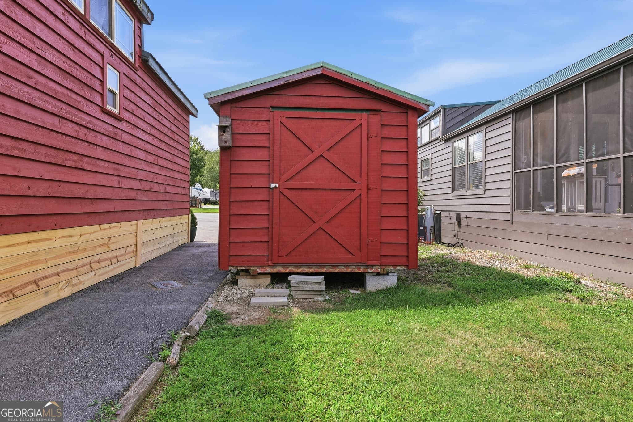 1 bedroom, 1 bathroom, 560 sq ft cabin,single family residence for sale at 446 River Vista Drive, Dillard, GA 30537 — photo 8