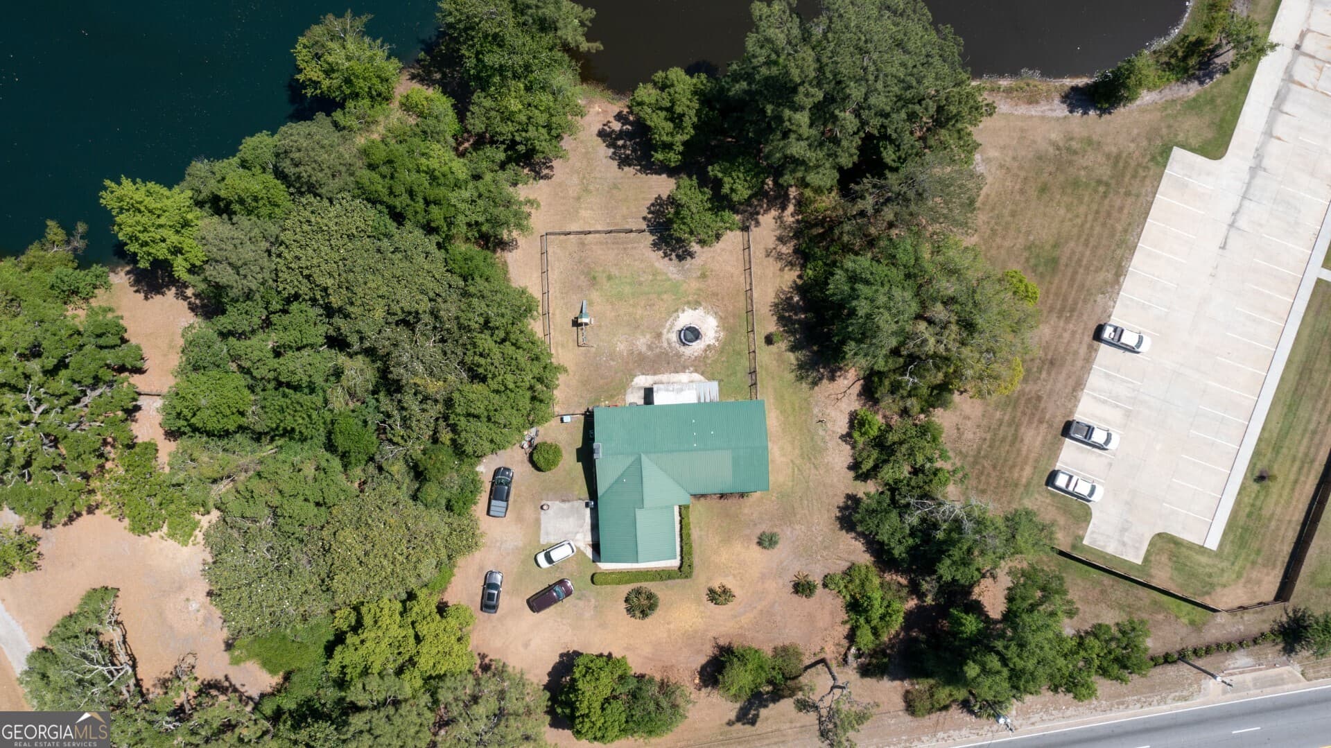 3 bedroom, 2 bathroom, 1,725 sq ft single family residence for sale at 6120 New Jesup Highway, Brunswick, GA 31523 — photo 2