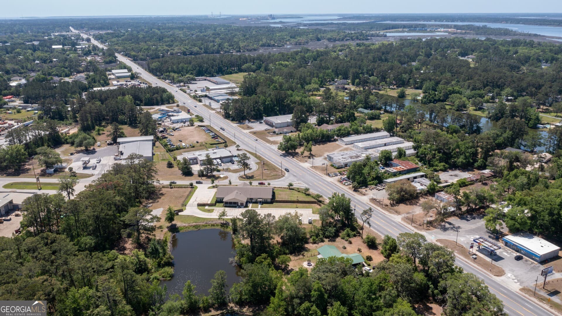 3 bedroom, 2 bathroom, 1,725 sq ft single family residence for sale at 6120 New Jesup Highway, Brunswick, GA 31523 — photo 8