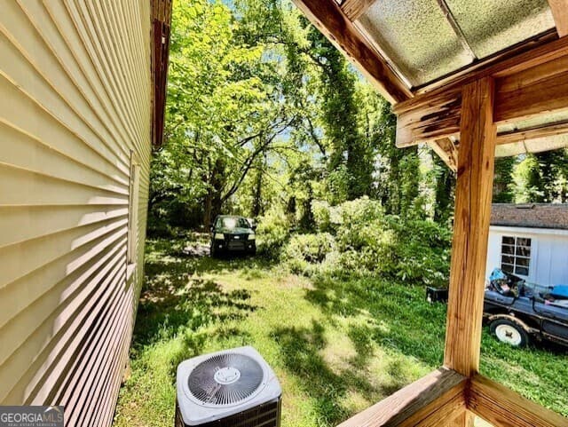 2 bedroom, 1 bathroom, 1,293 sq ft single family residence for sale at 585 Huddleston Road, Fayetteville, GA 30214 — photo 2