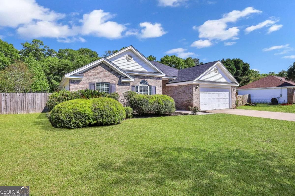 3 bedroom, 2 bathroom, 1,431 sq ft single family residence sold at 140 Zachary Trail, Ellabell, GA 31308