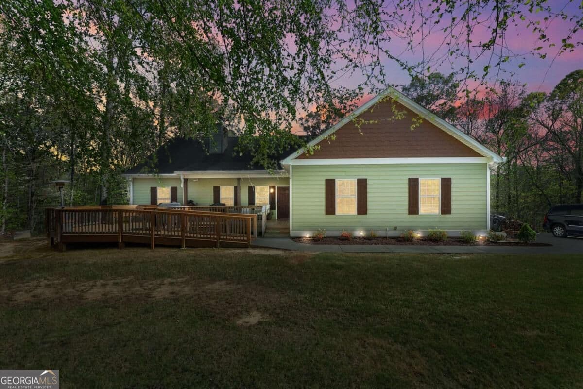 5 bedroom, 3.5 bathroom, 3,640 sq ft single family residence for sale at 334 Old White Oak Trail, Dawsonville, GA 30534 — photo 2