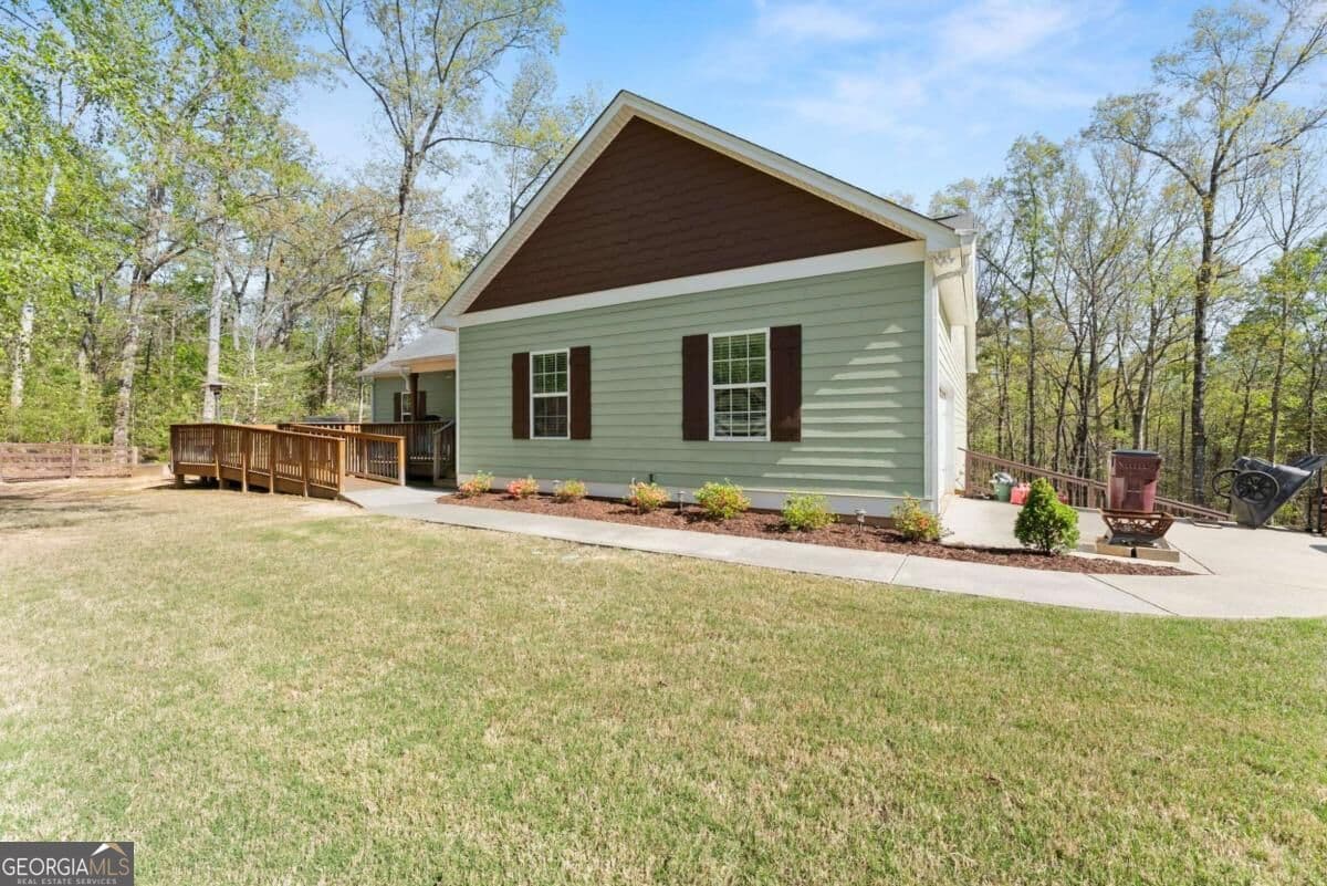 5 bedroom, 3.5 bathroom, 3,640 sq ft single family residence for sale at 334 Old White Oak Trail, Dawsonville, GA 30534 — photo 3