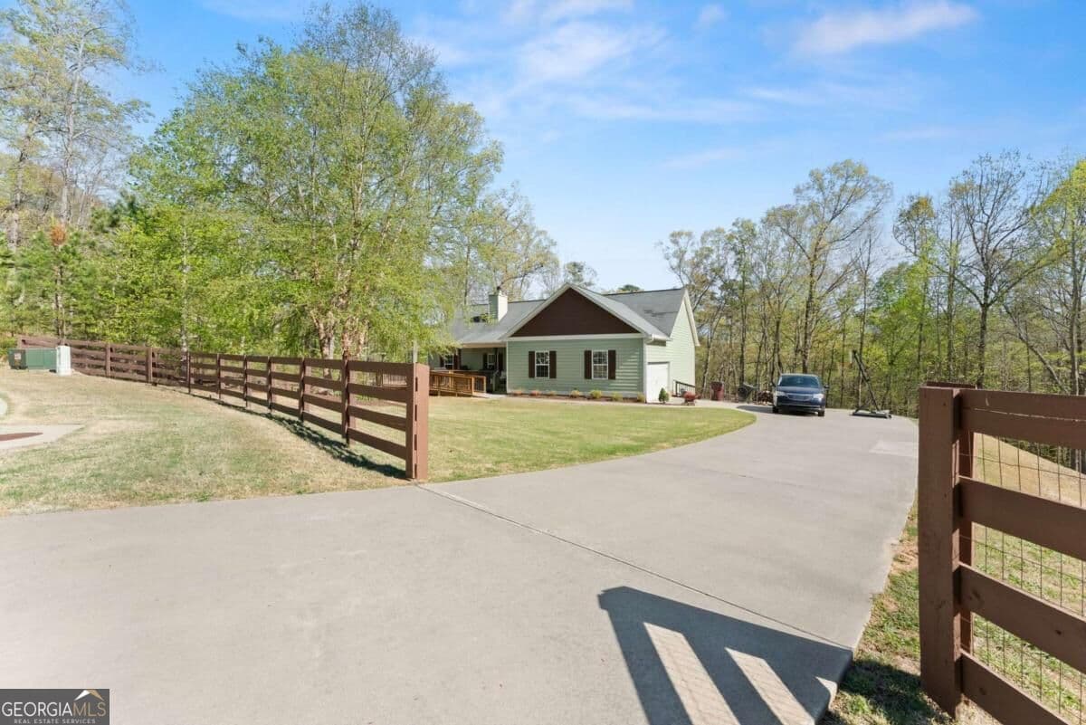 5 bedroom, 3.5 bathroom, 3,640 sq ft single family residence for sale at 334 Old White Oak Trail, Dawsonville, GA 30534 — photo 4