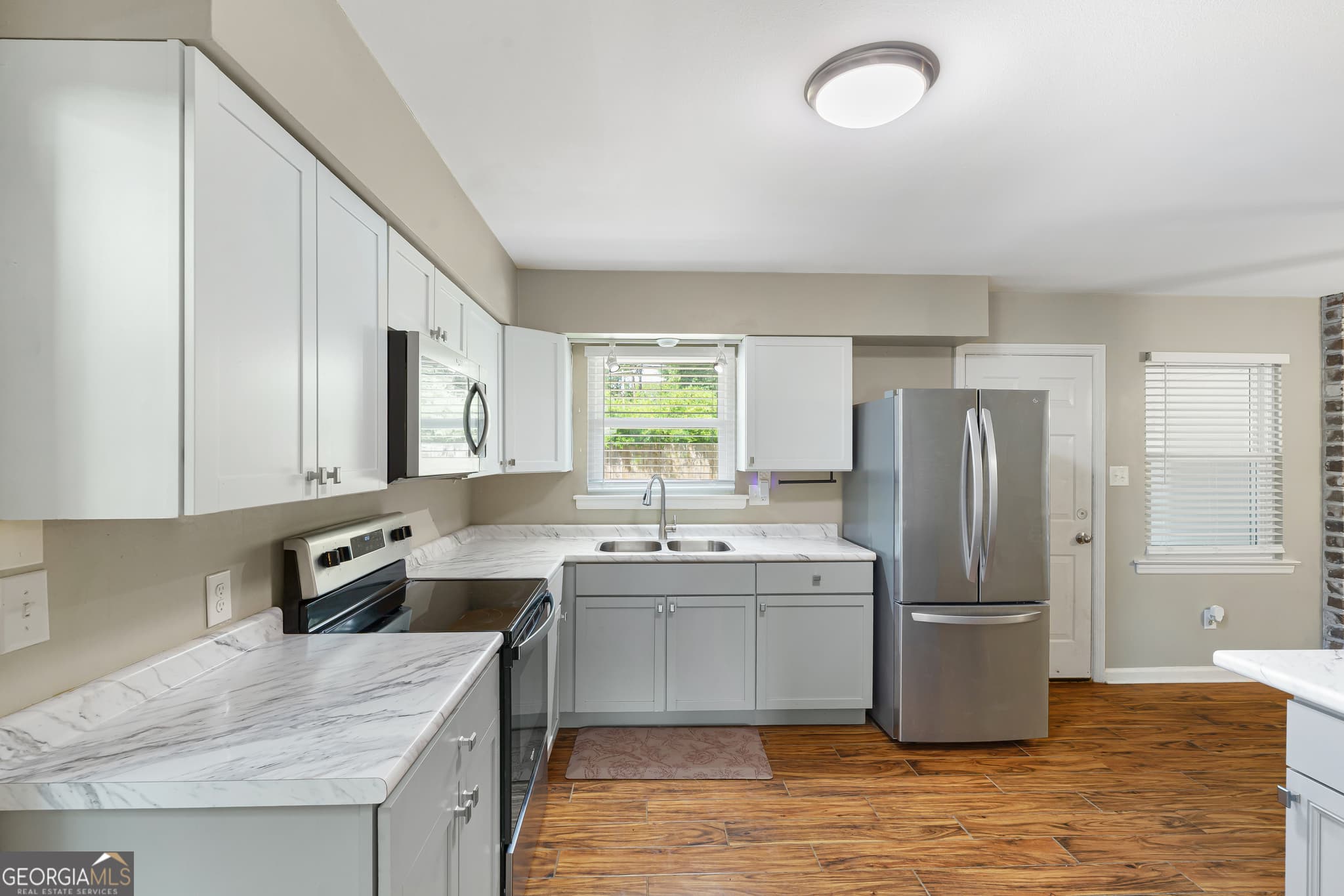 3 bedroom, 2 bathroom, 1,716 sq ft single family residence for sale at 17 Regent Drive, Savannah, GA 31406 — photo 7
