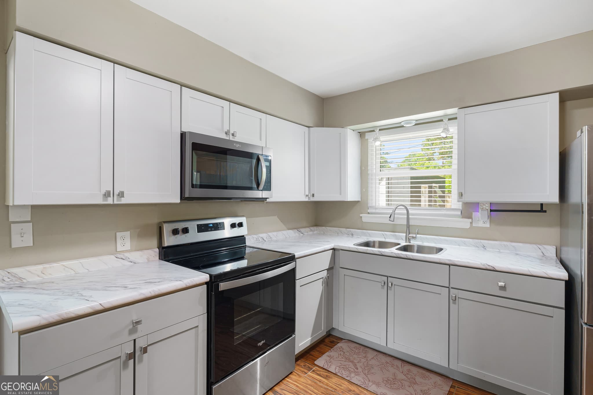 3 bedroom, 2 bathroom, 1,716 sq ft single family residence for sale at 17 Regent Drive, Savannah, GA 31406 — photo 8