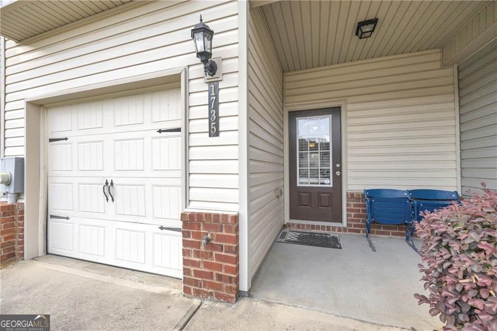 3 bedroom, 2.5 bathroom, 1,457 sq ft townhouse for sale at 1735 Snapping Court, Winder, GA 30680 — photo 2