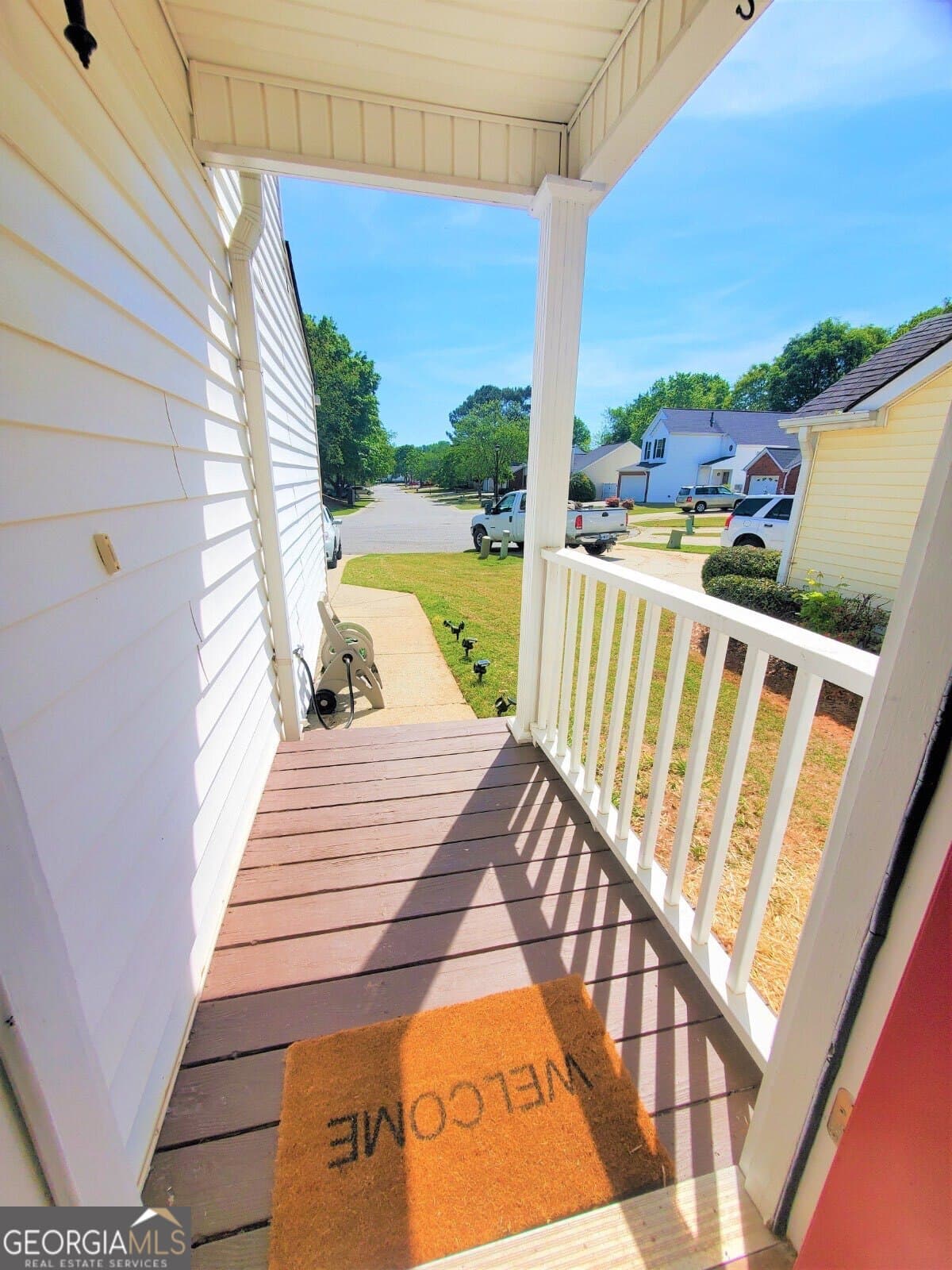 3 bedroom, 2.5 bathroom, 1,256 sq ft single family residence for sale at 2990 Barnwood Crossing, Duluth, GA 30097 — photo 4