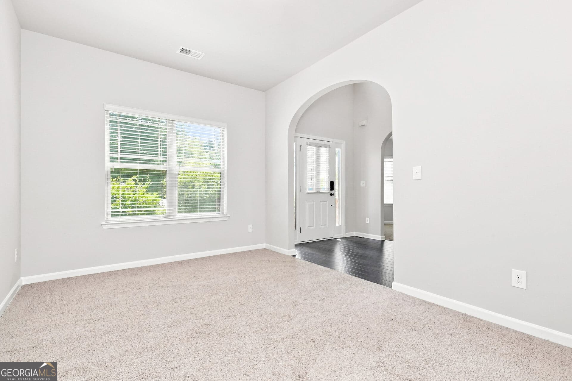 5 bedroom, 3 bathroom, 2,914 sq ft single family residence for sale at 556 Harmony Way, Locust Grove, GA 30248 — photo 2