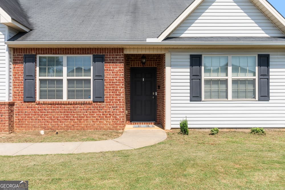 4 bedroom, 3 bathroom, 2,663 sq ft single family residence for sale at 316 Flowing Meadows Drive, Kathleen, GA 31047 — photo 2