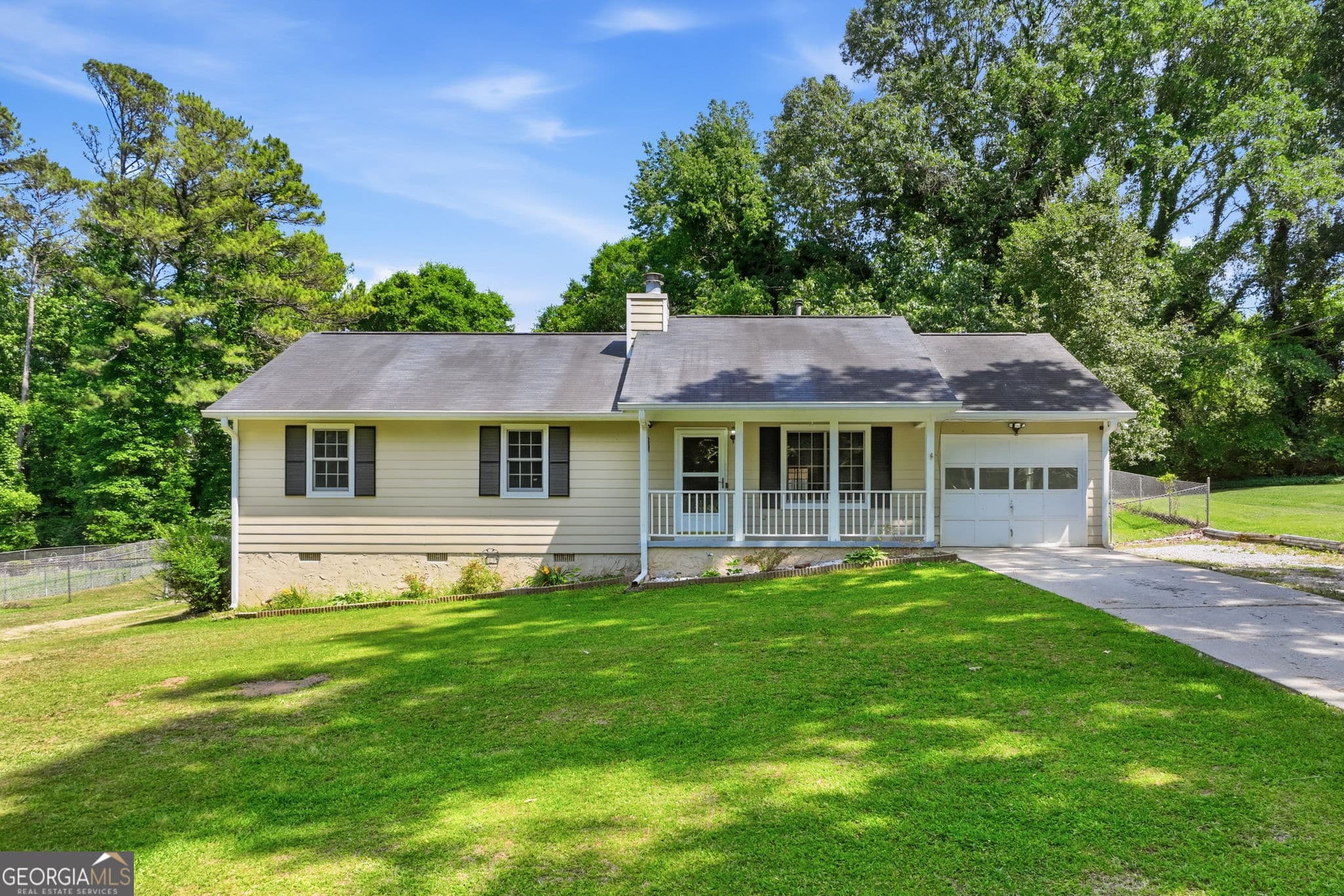 3 bedroom, 2 bathroom, 1,204 sq ft single family residence sold at 190 Oakland Boulevard, Stockbridge, GA 30281