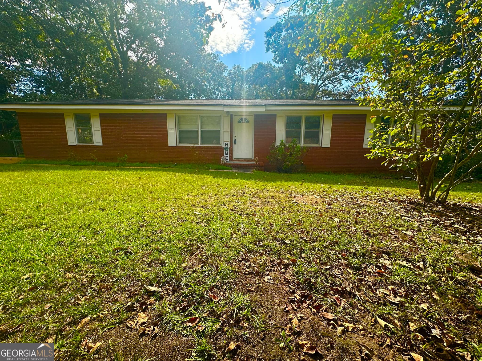 3 bedroom, 2 bathroom, 1,581 sq ft single family residence for sale at 105 Hemlock Street, Warner Robins, GA 31093 — photo 2