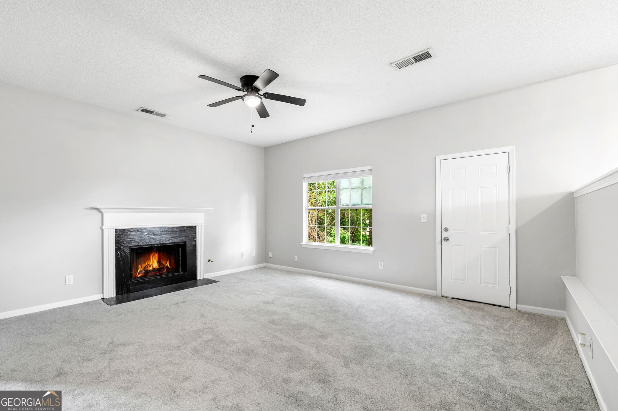 6 bedroom, 2.5 bathroom, 1,684 sq ft single family residence for sale at 3129 Stonebridge Creek Drive, Lithonia, GA 30058 — photo 8