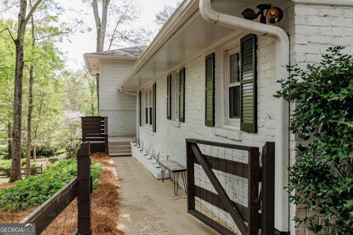 4 bedroom, 2.5 bathroom, 2,203 sq ft single family residence for sale at 130 Oakdale Road, Athens, GA 30606 — photo 7