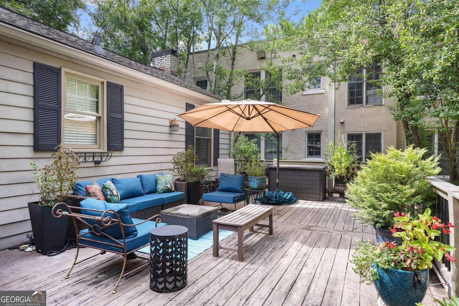 3 bedroom, 2 bathroom, 2,268 sq ft single family residence for sale at 2218 Peachtree Road, Atlanta, GA 30309 — photo 2