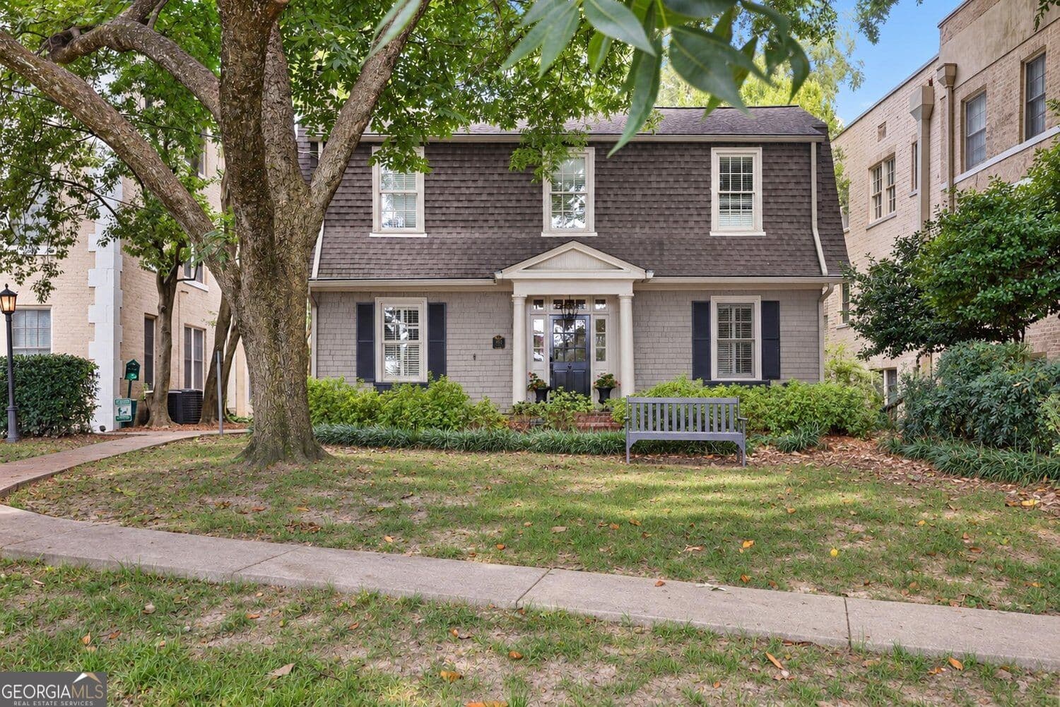 3 bedroom, 2 bathroom, 2,268 sq ft single family residence for sale at 2218 Peachtree Road, Atlanta, GA 30309 — photo 5