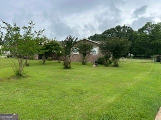3 bedroom, 2 bathroom, 2,190 sq ft single family residence for sale at 3693 Holly Place, Macon, GA 31216 — photo 3