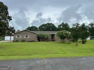 3 bedroom, 2 bathroom, 2,190 sq ft single family residence for sale at 3693 Holly Place, Macon, GA 31216