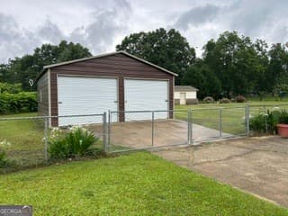 3 bedroom, 2 bathroom, 2,190 sq ft single family residence for sale at 3693 Holly Place, Macon, GA 31216 — photo 4