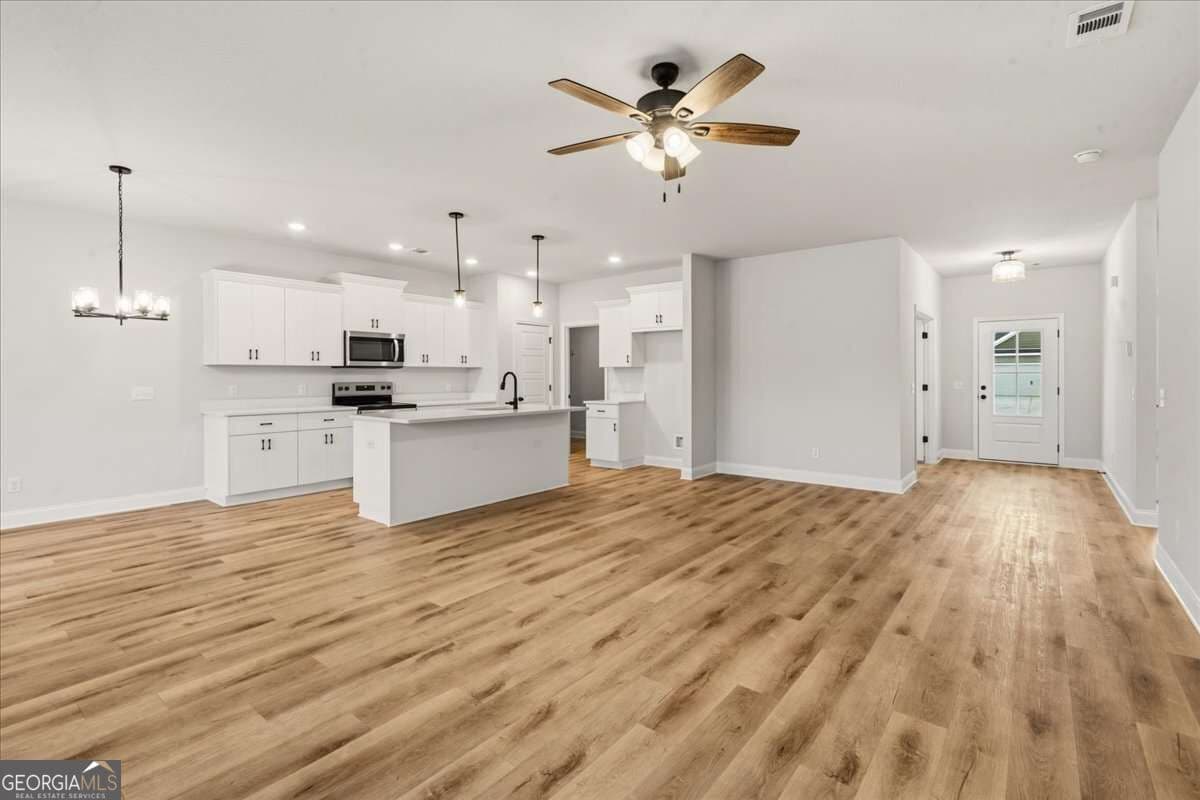 4 bedroom, 2 bathroom, 1,909 sq ft single family residence for sale at 298 Timberlake Drive, Guyton, GA 31312 — photo 9