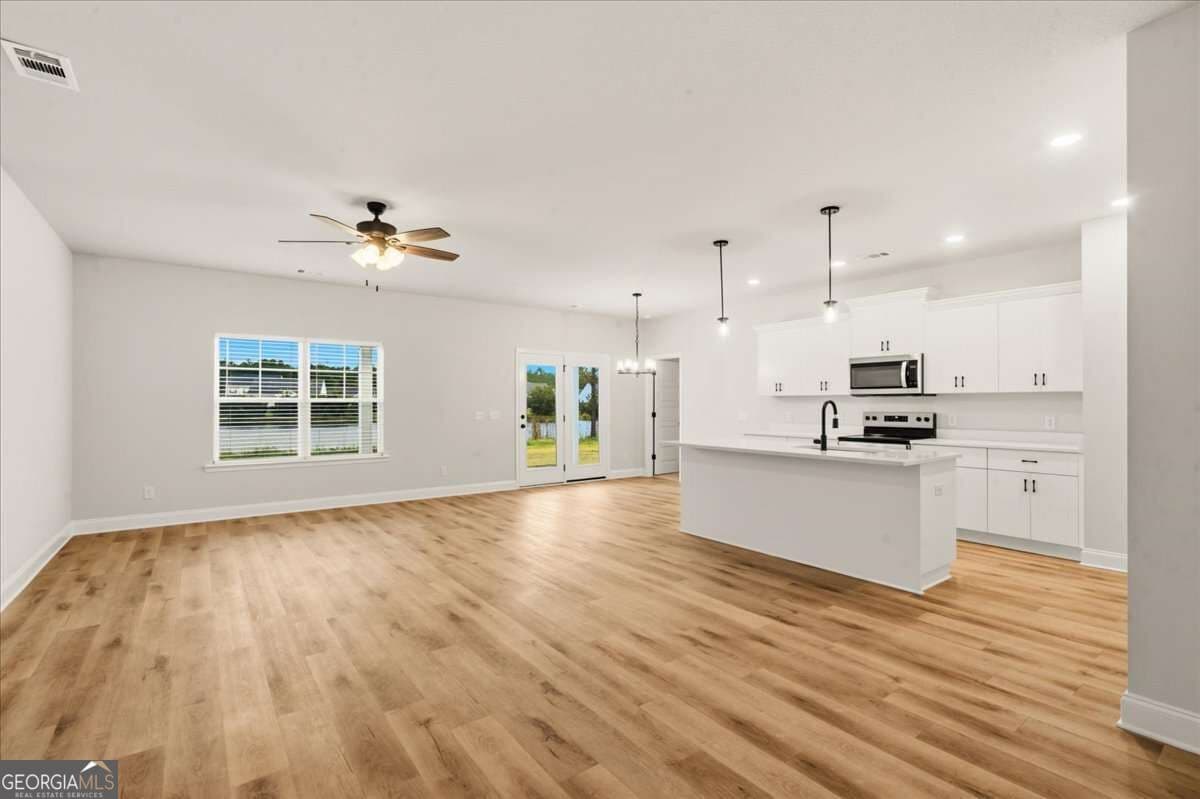 4 bedroom, 2 bathroom, 1,909 sq ft single family residence for sale at 298 Timberlake Drive, Guyton, GA 31312 — photo 8