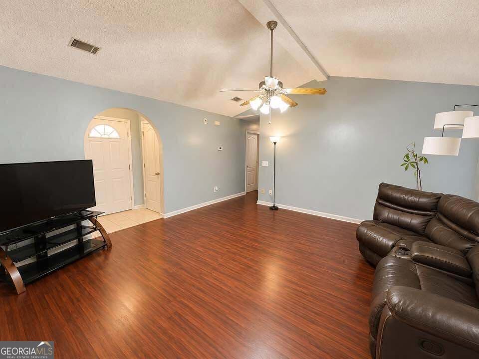 3 bedroom, 2 bathroom, 1,218 sq ft single family residence for sale at 1041 Barley, Hinesville, GA 31313 — photo 6