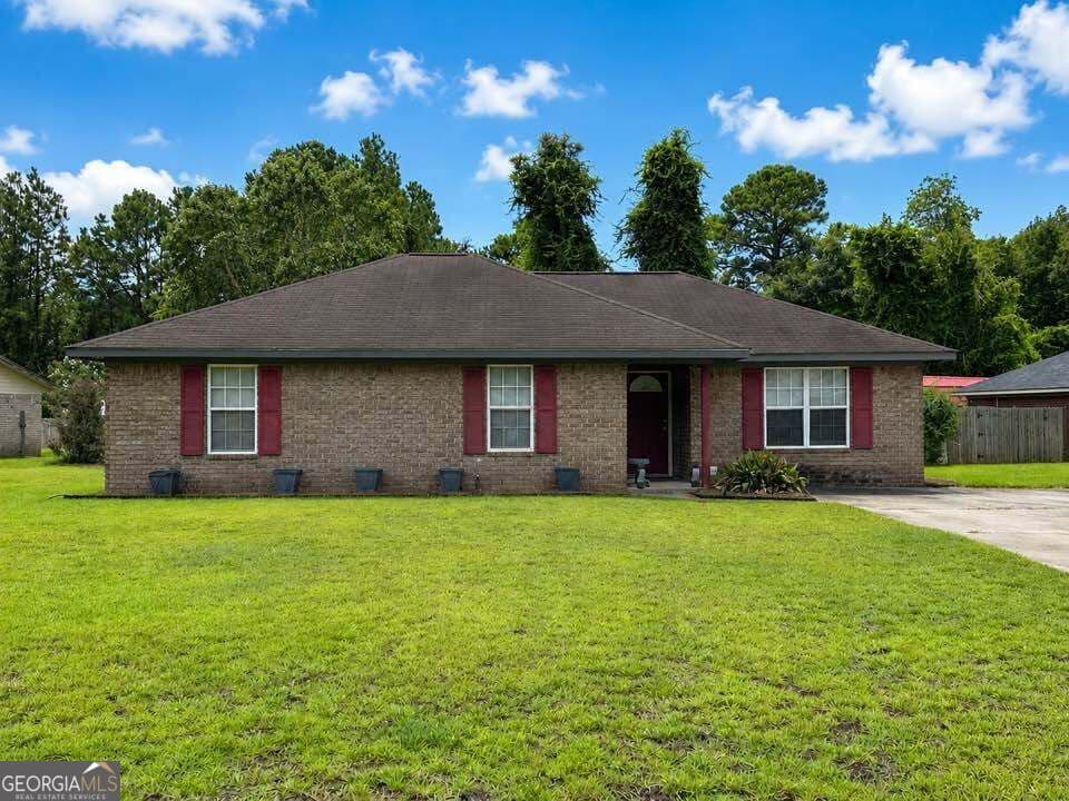 3 bedroom, 2 bathroom, 1,218 sq ft single family residence for sale at 1041 Barley, Hinesville, GA 31313 — photo 1 of 20