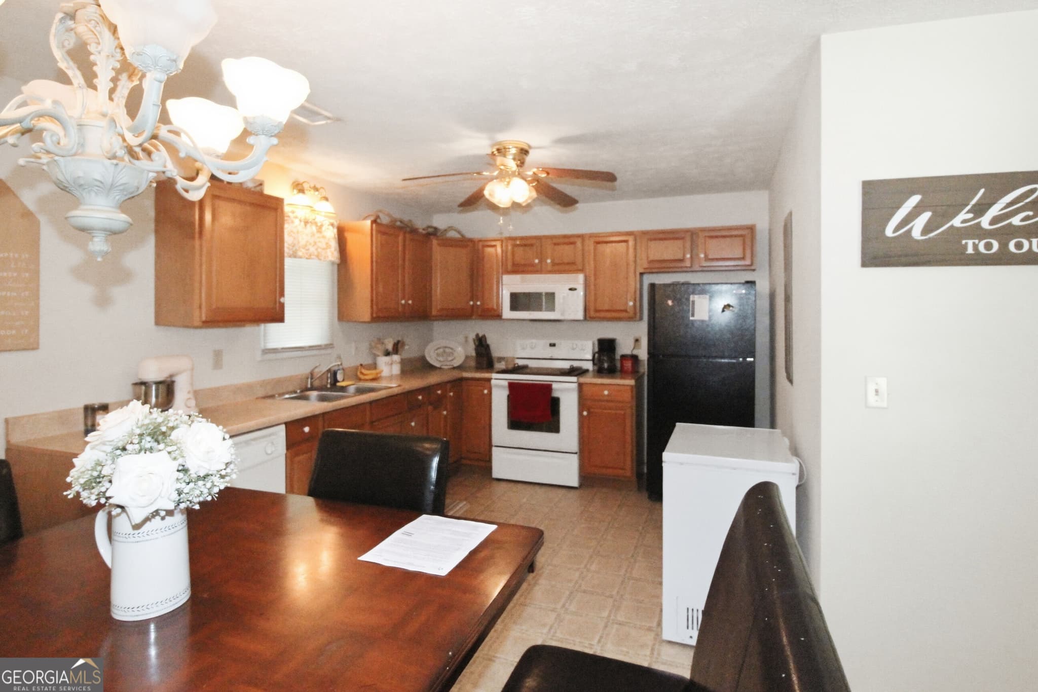 3 bedroom, 2 bathroom, 1,120 sq ft single family residence for sale at 213 Hilltop Drive, Waverly Hall, GA 31831 — photo 6