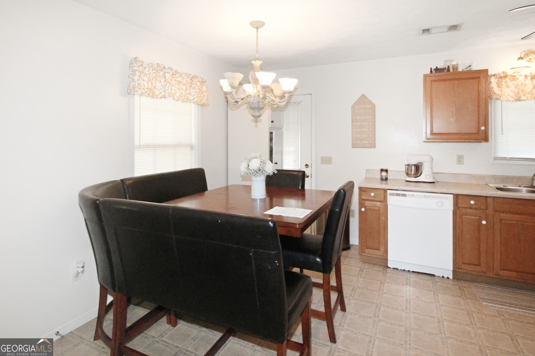 3 bedroom, 2 bathroom, 1,120 sq ft single family residence for sale at 213 Hilltop Drive, Waverly Hall, GA 31831 — photo 5