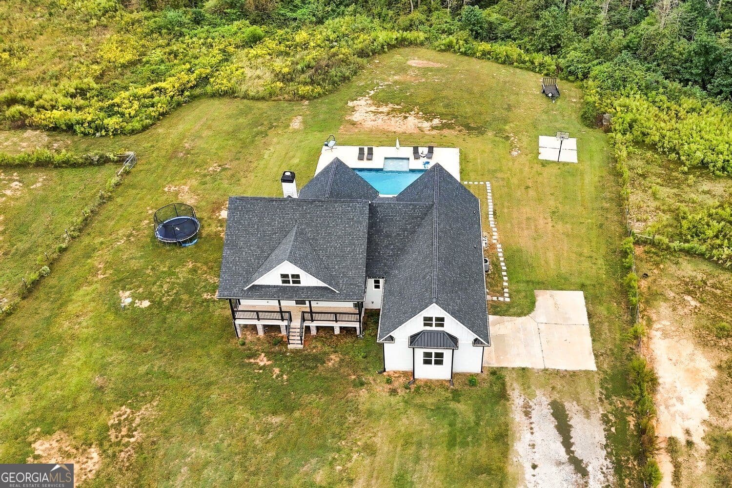 4 bedroom, 2.5 bathroom, 2,377 sq ft single family residence for sale at 233 Brent Road, Barnesville, GA 30204 — photo 4
