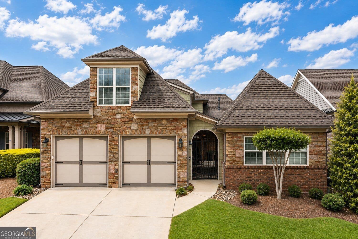 4 bedroom, 4.5 bathroom, 4,287 sq ft single family residence for sale at 11127 Brookhavenclub Drive, Johns Creek, GA 30097 — photo 1 of 50