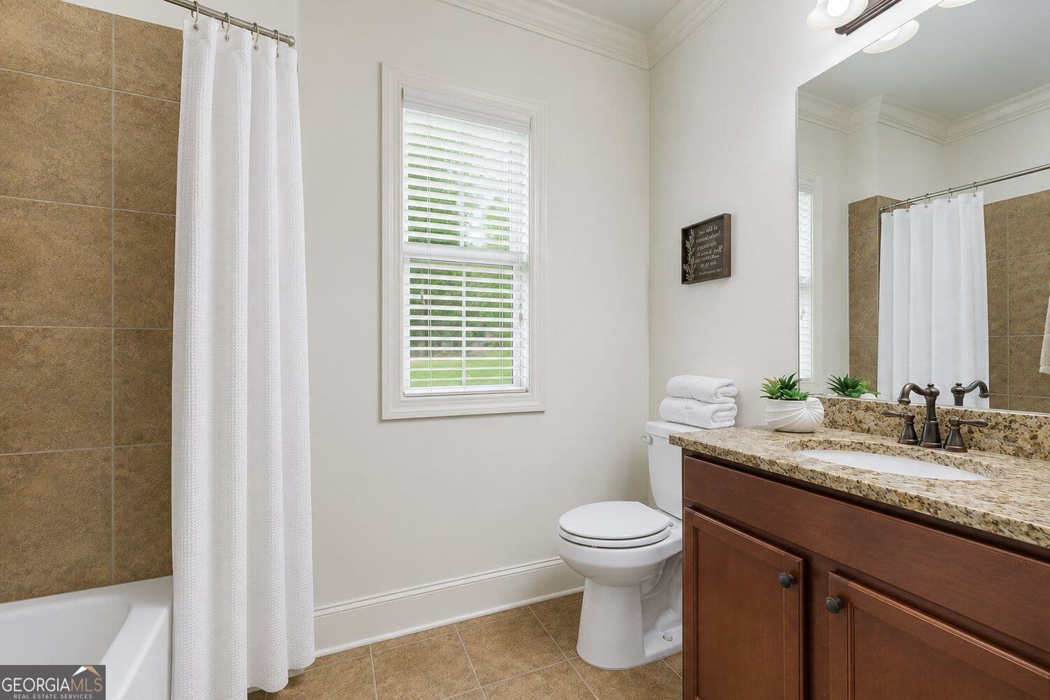 4 bedroom, 4.5 bathroom, 4,287 sq ft single family residence for sale at 11127 Brookhavenclub Drive, Johns Creek, GA 30097 — photo 9