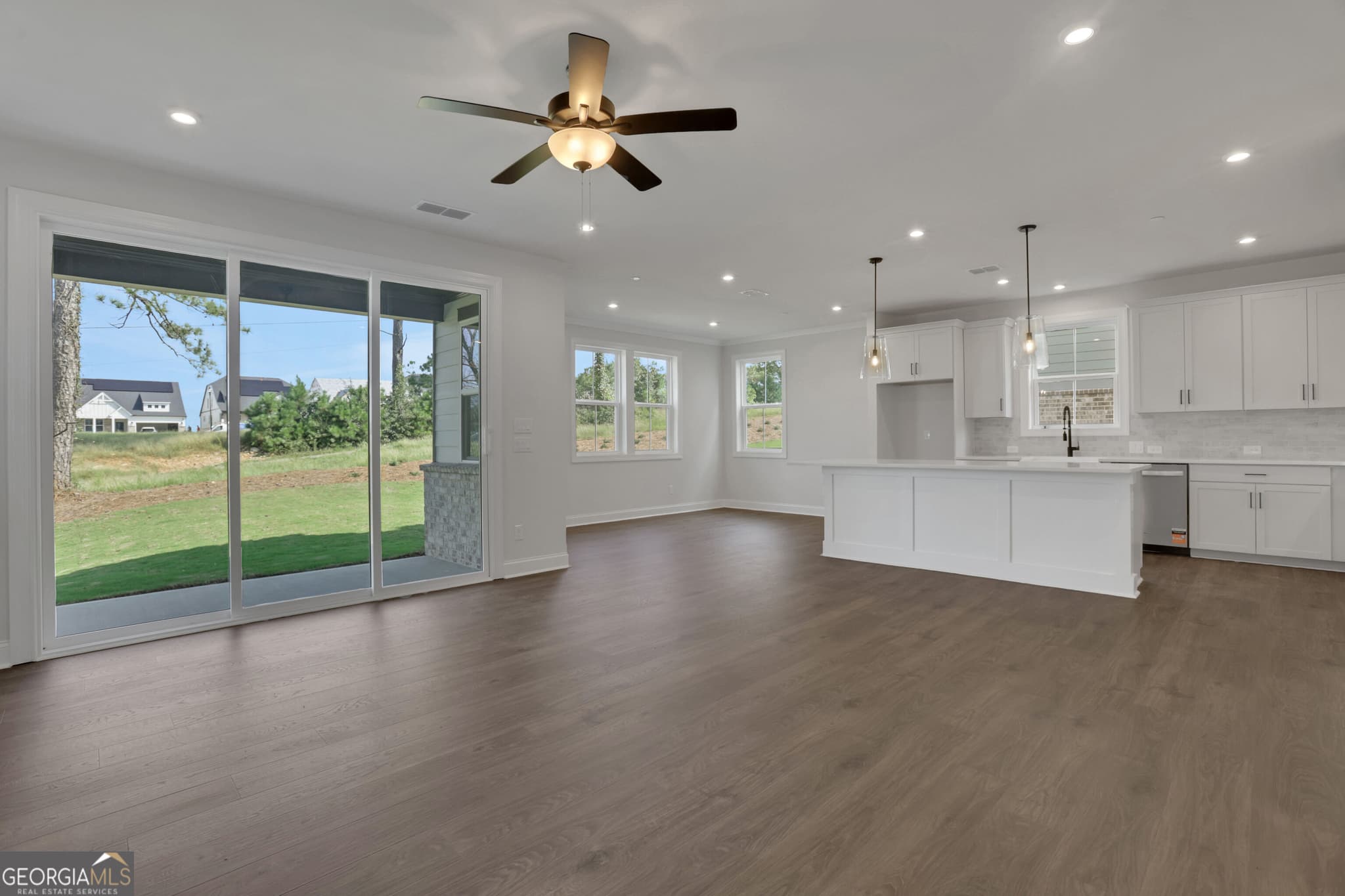3 bedroom, 2.5 bathroom, 2,432 sq ft single family residence for sale at 125 Kindred Lane, Marietta, GA 30066 — photo 7
