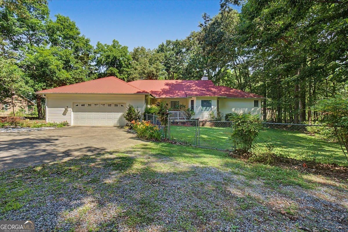 4 bedroom, 2.5 bathroom, 2,397 sq ft single family residence for sale at 1005 County Road 544, Centre, AL 35960 — photo 6
