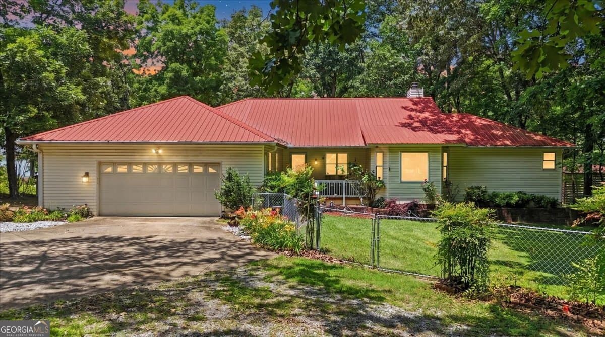 4 bedroom, 2.5 bathroom, 2,397 sq ft single family residence for sale at 1005 County Road 544, Centre, AL 35960 — photo 3
