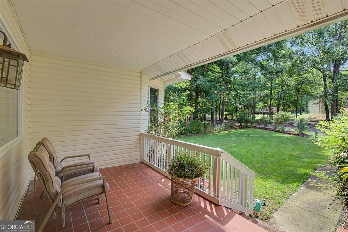 4 bedroom, 2.5 bathroom, 2,397 sq ft single family residence for sale at 1005 County Road 544, Centre, AL 35960 — photo 8