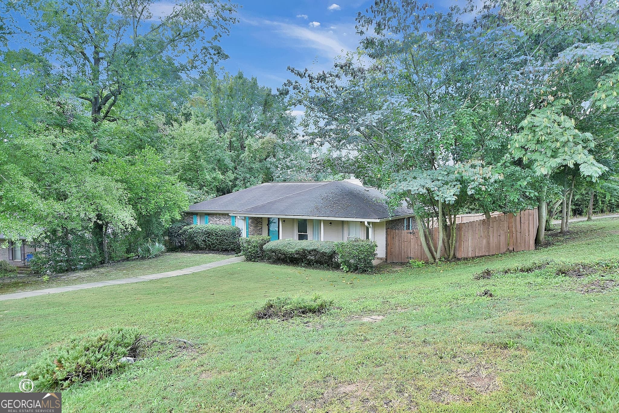 4 bedroom, 2 bathroom, 1,666 sq ft single family residence for sale at 4660 Woodmere Lane, Columbus, GA 31907 — photo 3