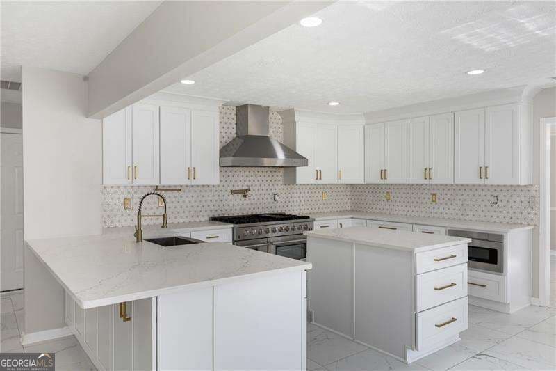 5 bedroom, 2.5 bathroom, 2,972 sq ft single family residence for sale at 3521 Kittery Drive, Snellville, GA 30039 — photo 9