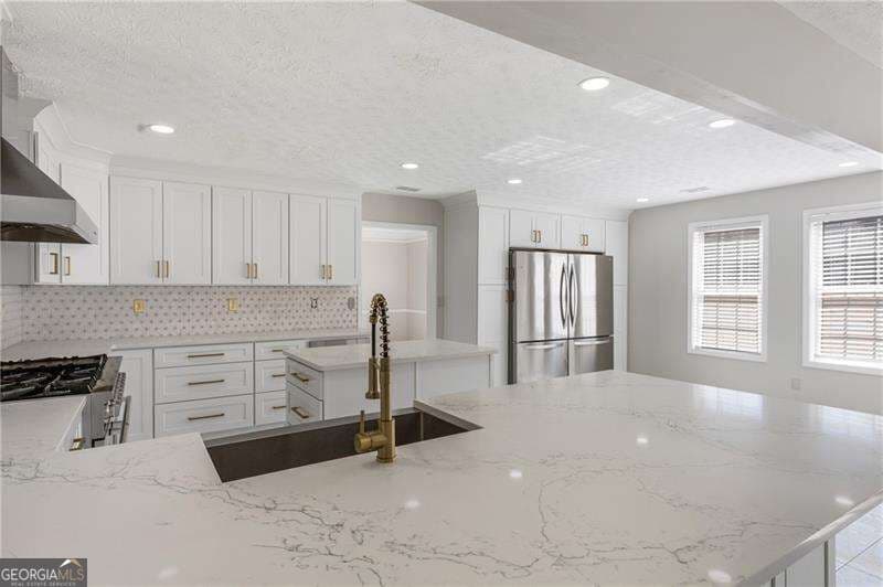 5 bedroom, 2.5 bathroom, 2,972 sq ft single family residence for sale at 3521 Kittery Drive, Snellville, GA 30039 — photo 8
