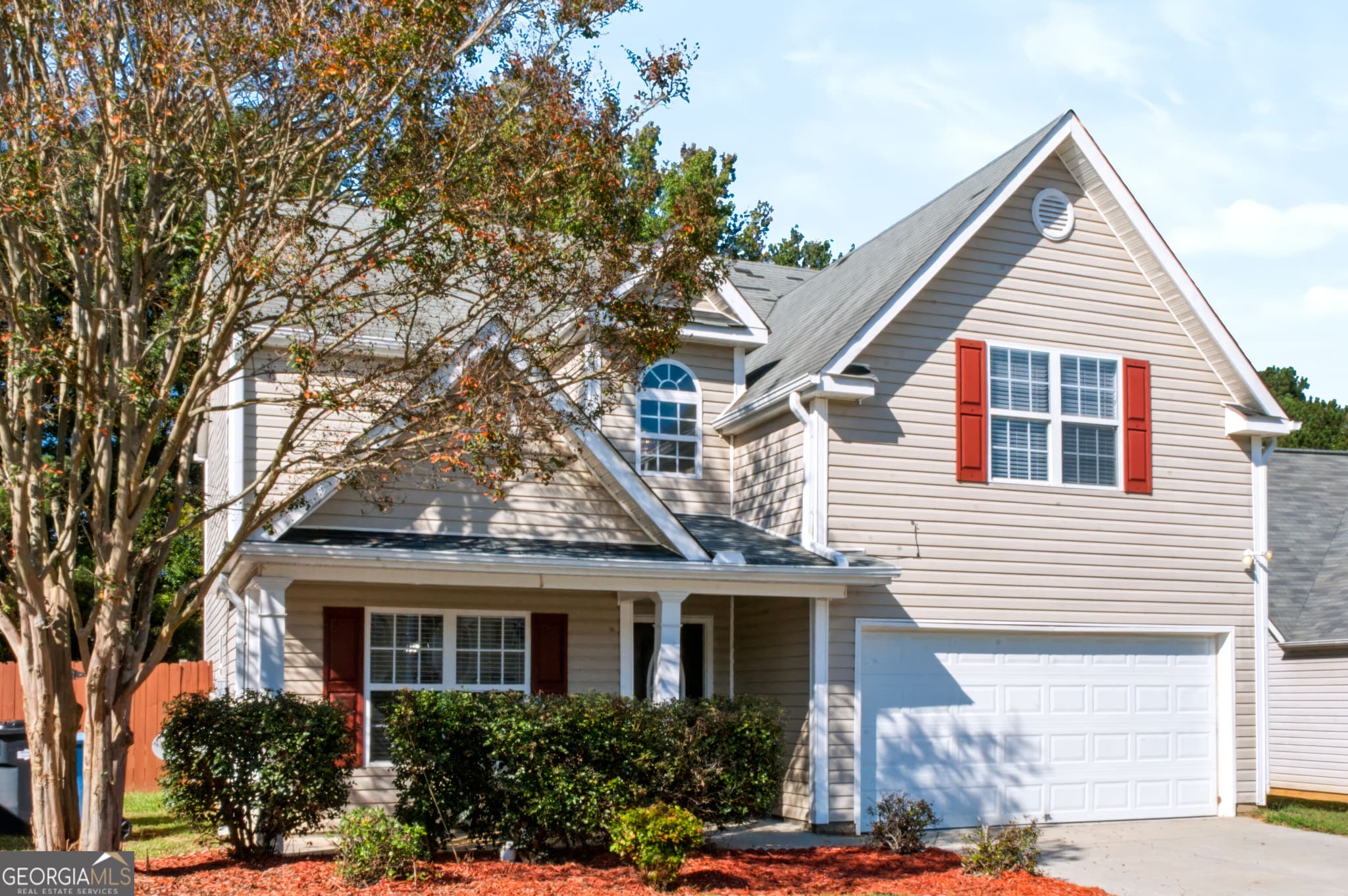 3 bedroom, 2.5 bathroom, 1,876 sq ft single family residence for sale at 281 Shadowbrooke Drive, Loganville, GA 30052 — photo 2