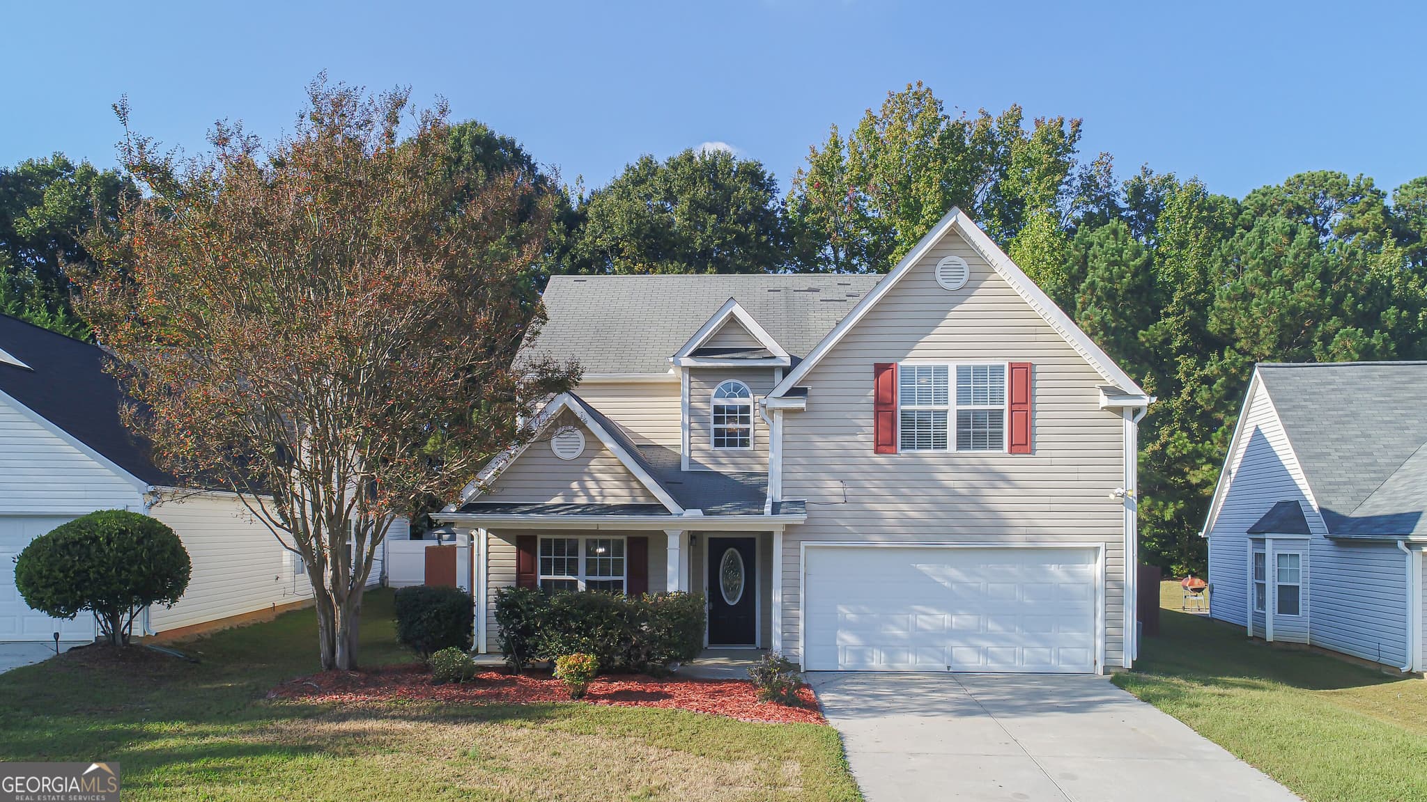 3 bedroom, 2.5 bathroom, 1,876 sq ft single family residence for sale at 281 Shadowbrooke Drive, Loganville, GA 30052 — photo 1 of 31